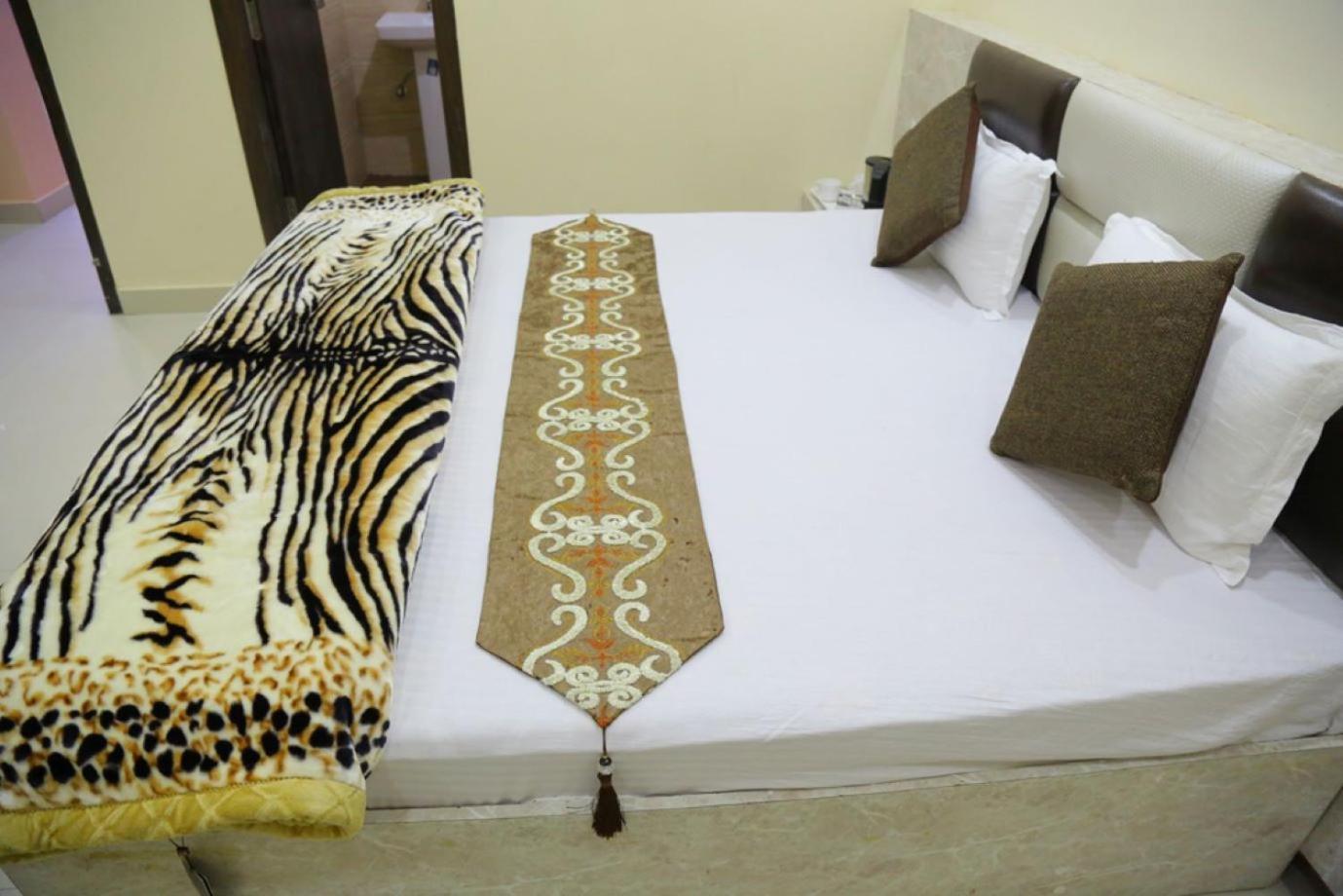 Hotel Golden Dreams Amritsar Exterior foto